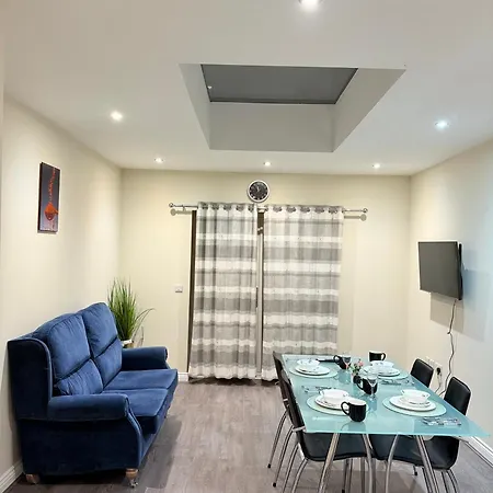 Flat 4 Garth House *