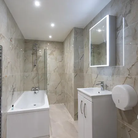 Flat 4 Garth House * يورك